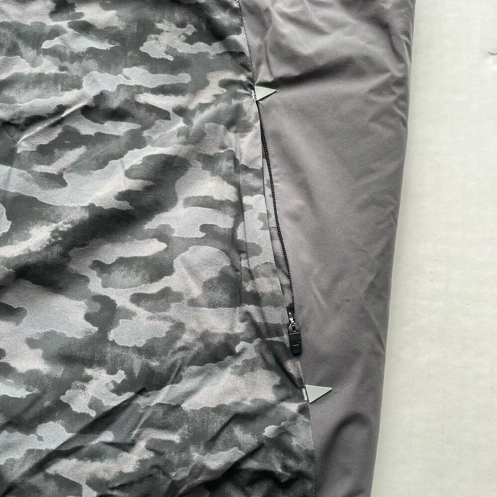 Vineyard Vines Jim Nantz Performance Waterproof Full Zip Puffer Vest Camo M